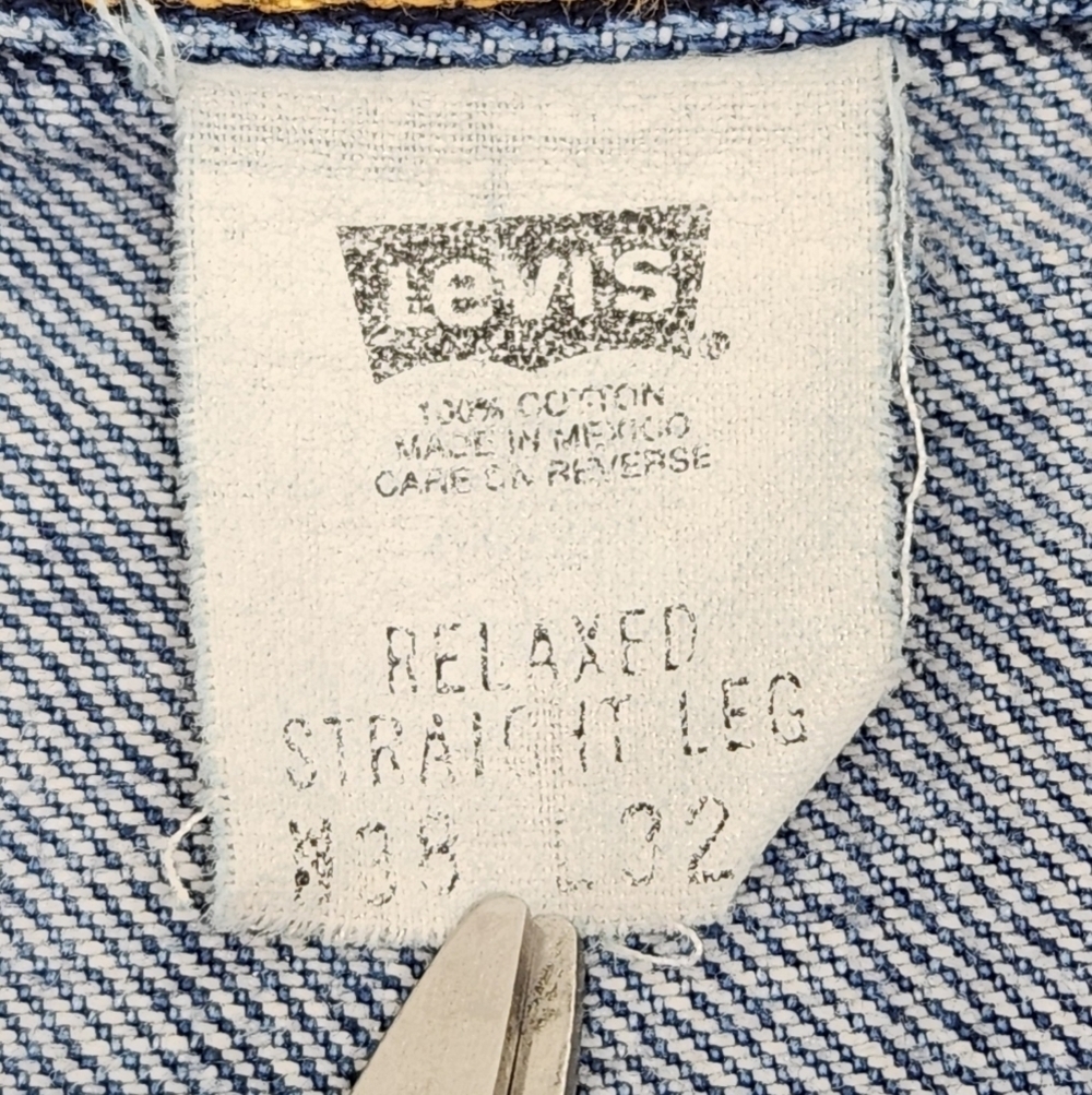 Vintage Levi's Relaxed Straight 100% Cotton Denim Jeans. 38 × 32 - Picture 4 of 8